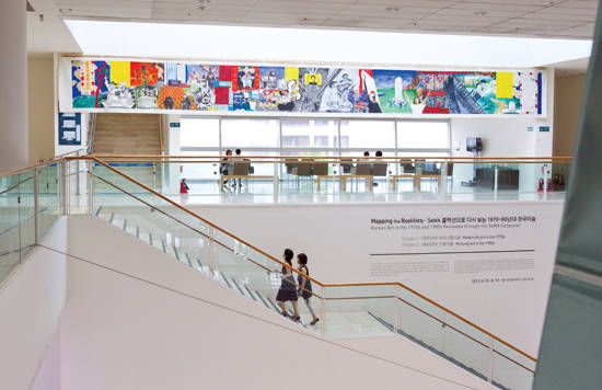 서울시립미술관 본관 내부 전경. 서울시립미술관은 2016년 ‘세마 블루(SeMA Blue)’전 등 주요 전시 계획을 발표했다. 사진 = 서울시립미술관