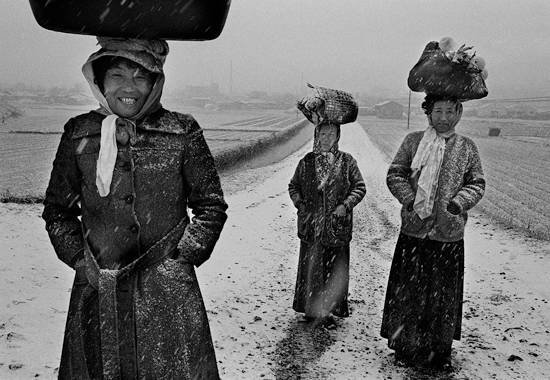 권태균, ‘장을 마치고 1 - 경남 의령 1983년 2월’. 사진 = 스페이스22