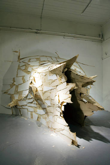 김덕영, ‘워 홀(War Hole)’. 각재 나무, 합판, 페인트, 가변 크기. 2014.