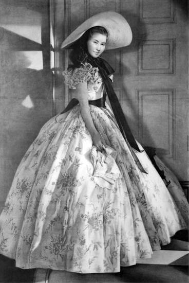 조덕현, ‘할리우드 에픽 - 바람과 함께 사라지다, 최은희’. 캔버스/한지에 연필, 130 x 94cm. 2015. 사진 = 국립현대미술관