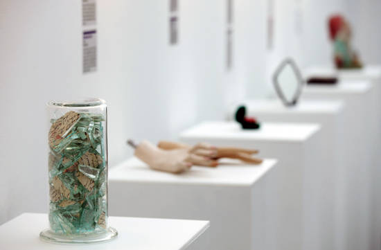 아라리오뮤지엄은 올 봄 제주에서의 전시를 앞두고 실연의 아픔을 간직한 물품 및 사연을 모집 중이다. 사진 = 아라리오뮤지엄