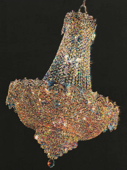 ‘아트바젤 홍콩’ 행사장에 설치된 함경아 작가의 작품 ‘Chandeliers in Five Cities(다섯 도시의 샹들리에)’. 캔버스에 자수. 2016. 사진=국제 갤러리