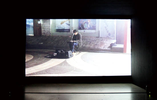 유병서 작가의 ‘에브리데이’ 영상 설치 모습. 사진 = 캔 파운데이션