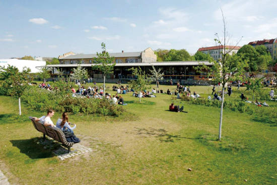 베를린 소재 ZK/U 레지던시의 외부 전경. 사진 = 캔 파운데이션