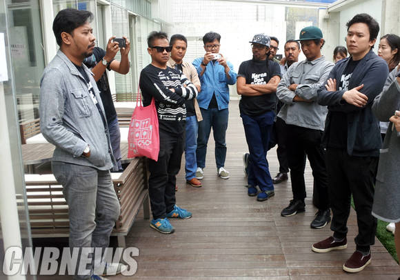 한국 전시를 위해 송은 아트스페이스를 찾은 인도네시아 젊은 작가 그룹 MES 56.(사진=김금영 기자)