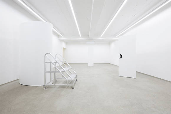 '동그라미 세모 네모'전의 설치 전경.(사진=갤러리 2)