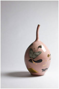 강준영, ‘Remixed Pot, Gourd Bottle, My Beautiful Butterfly!’. 유약 바른 세라믹, 30 x 30 x 52cm. 2009.