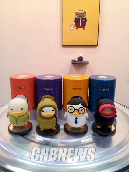 초코사이다의 메인 캐릭터 '더쿠'가 올해 아트토이컬처 2016을 찾았다.(사진=김금영 기자)