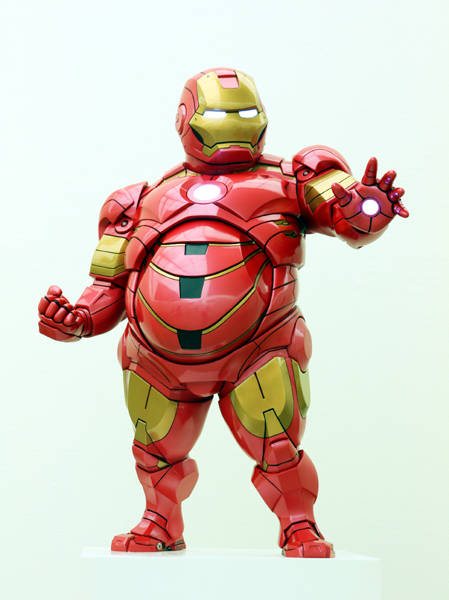 박우성, ‘아이언맨(Iron Man)’. 레진에 우레탄 페인트, LED(Urethane paint on resin, LED), 70 x 40 x 90cm. 2013.(사진=리나갤러리)