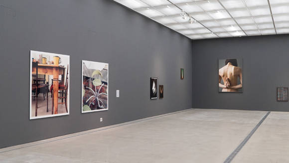 사진전 중 네번째 섹션 '이미지 너머의 풍경: 상징, 반미학, 비평적 지평'의 전시 전경.(사진=국립현대미술관)