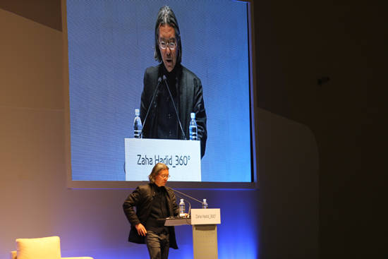 2014년 3월 동대문디자인플라자(DDP) 개관 당시 자하 하디드의 포럼에 참여한 배형민 교수. (사진=서울디자인재단)