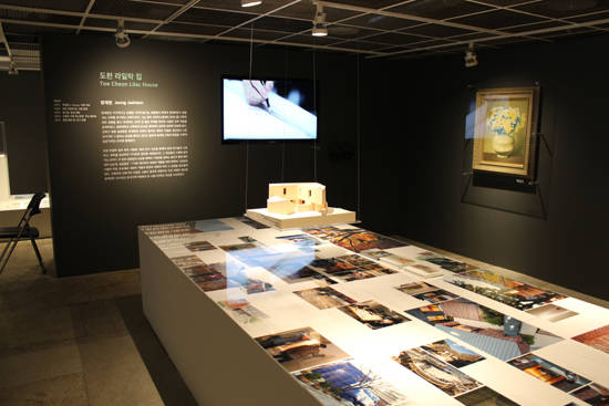 2015년 한국건축가협회상을 수상한 정재헌 건축가의 ‘도천 라일락집’ 전시 전경. (사진=안창현 기자)