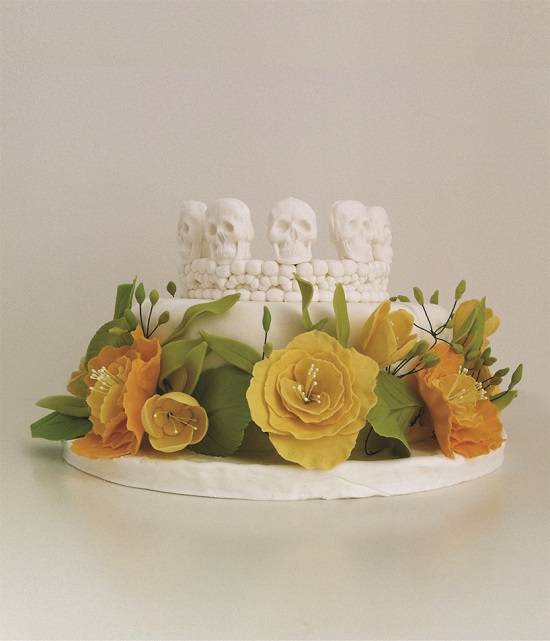 유세희, '아이싱 조각(해골-꽃)'. 설탕, 실물크기. 2016.