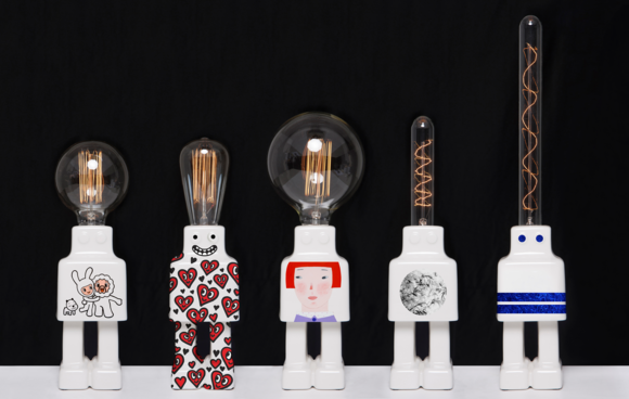 다양한 크리에이터들과 협업해 제작한 모던보이들. (사진 = 코너아트스페이스)