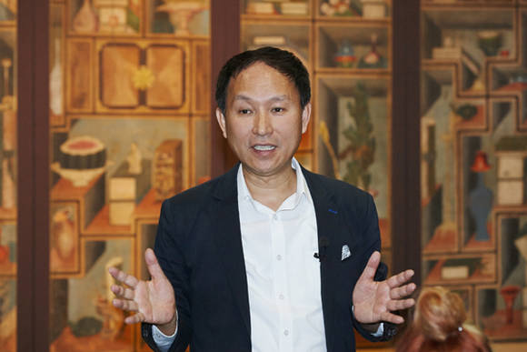 전시 기획에 참여한 정병모 교수.(사진=예술의전당)