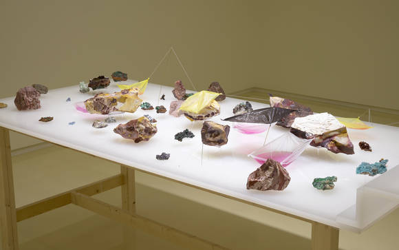 이동욱, '모두 다 흥미로운(All the Interestings)'. 가변크기, 혼합매체. 2016. (사진 = 페리지갤러리)