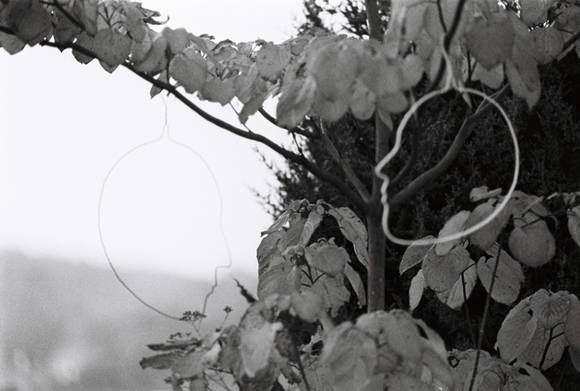 김미선, '무심코 그린 얼굴 1'. 피그먼트 프린트, 30 x 20cm. 2014.